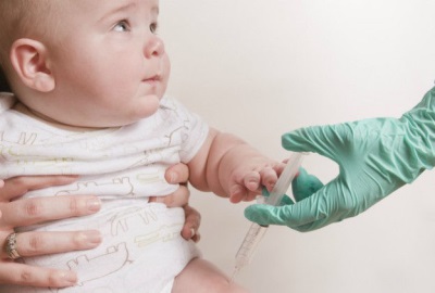 Bambino vaccinazione