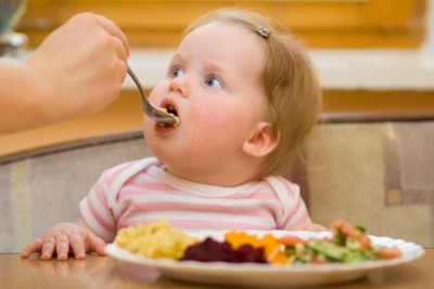 Bebé comiendo