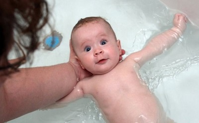 Baño de bebe en 2 meses.