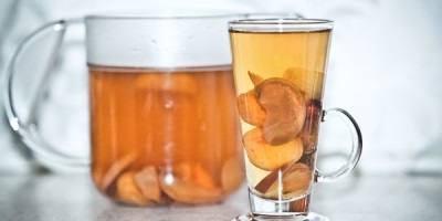 Compote of dried apples for feeding