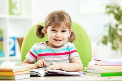 Chica con un libro