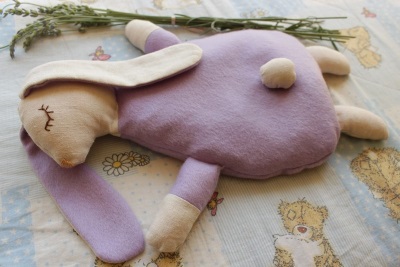 Hot water toy with lavender for a newborn