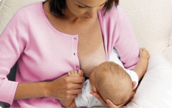 Sitting position when breastfeeding