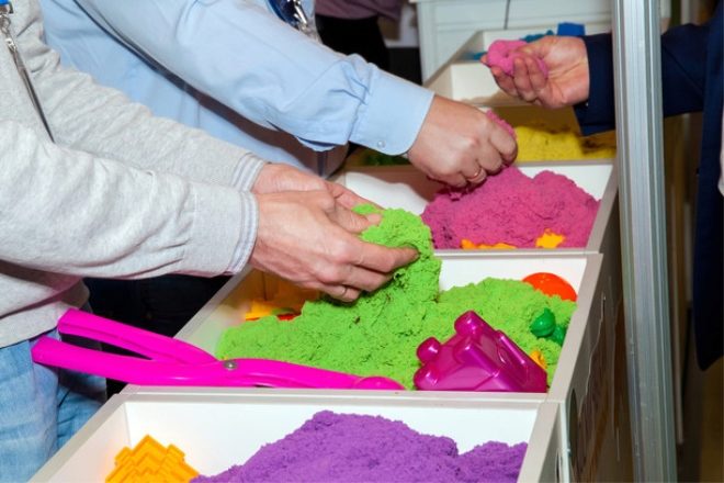 Color Kinetic Sand